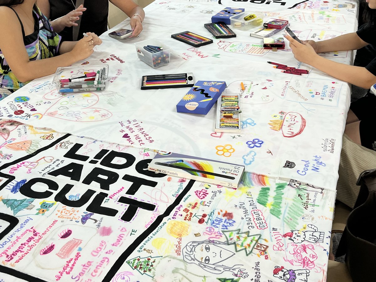 jenrikry's tweet photo. งานน่ารัก ๆ ใจกลางสยามกลับมาอีกแย้ว ลิโด้เค้ามีงาน artcult market ตั้งแต่ 10-12 นี้เยยอะ ละเค้ามี art space ให้คนมาวาดรูปบนแผ่นผ้าใบด้วย ชอบตรงนี้มาก https://t.co/DKfIF9OYQw