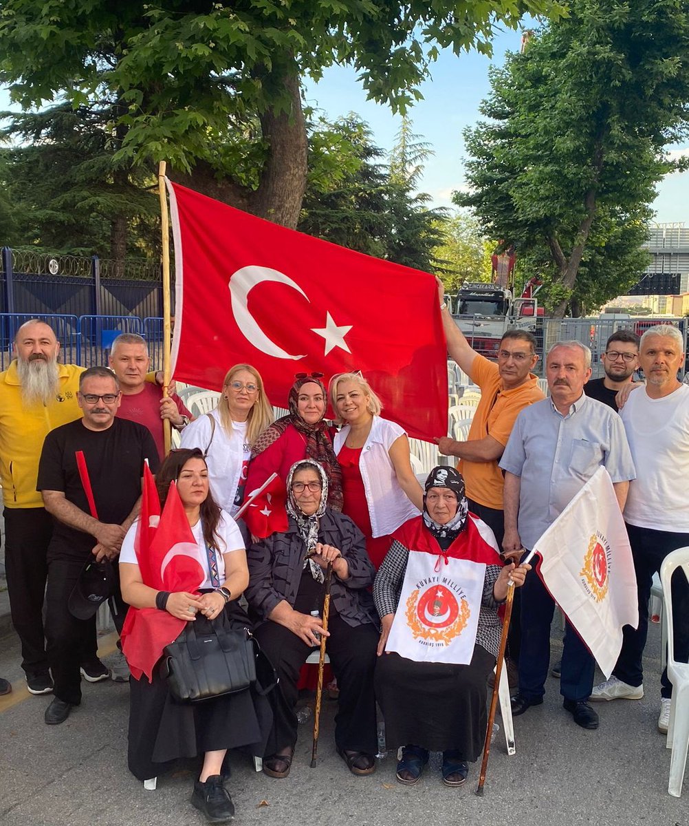 Rabiazt75287362's tweet photo. Şehit Anaları Derneği Başkanı @Pakize_Akbaba Ana'nın İYİ Parti ☀️ ailemize katılması yüreğinde vatan sevgisi taşıyan herkes için büyük bir anlam ifade etmektedir Hoş geldiniz Pakize Ana.🇹🇷❤️
@MDervisogluTR @KevserOfluoglu 
@iyipartikashbsk @iyiparti 🇹🇷☀️✊🏻 https://t.co/KachNX5BZO