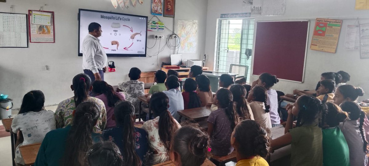 Rimapatel96's tweet photo. આજ રોજ હમીરગઢ (ખેડ) પ્રાથમિક શાળામાં MPHW KHED દ્વારા શાળા પરિવાર ના સહયોગથી સોશિયલ મીડિયા દ્વારા મચ્છરજન્ય રોગચાળા વિશે, ચાંદીપુરા રોગ વિશે અને હેન્ડ વોશ વિશે બાળકોને માહિતી આપી.@sabarkanthadp @CdhoSabarkantha @DmoSabarkantha @THOHimatnagar @Phcchandarni https://t.co/BQCFtHd3er