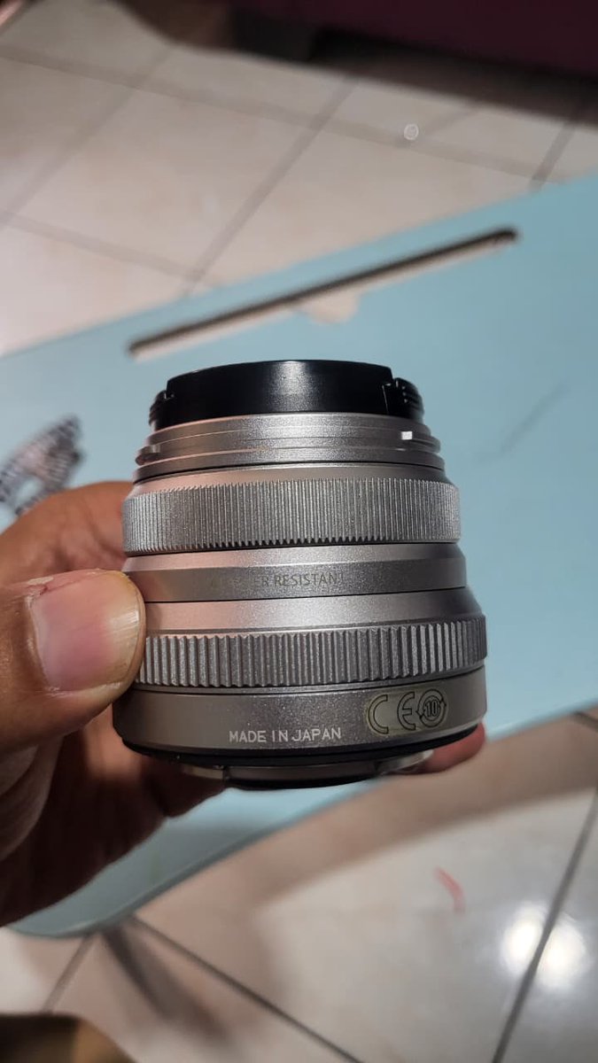 rapuhbisu's tweet photo. Dijual cepat mirrorless Fujifilm X-E2S bundling dengan lensa Fujinon XF 35mm F2 R WR warna Silver, kondisi masih bagus banget jarang dipakai, Lok bandung, Harga DM aja ya https://t.co/cWwTTJdBte