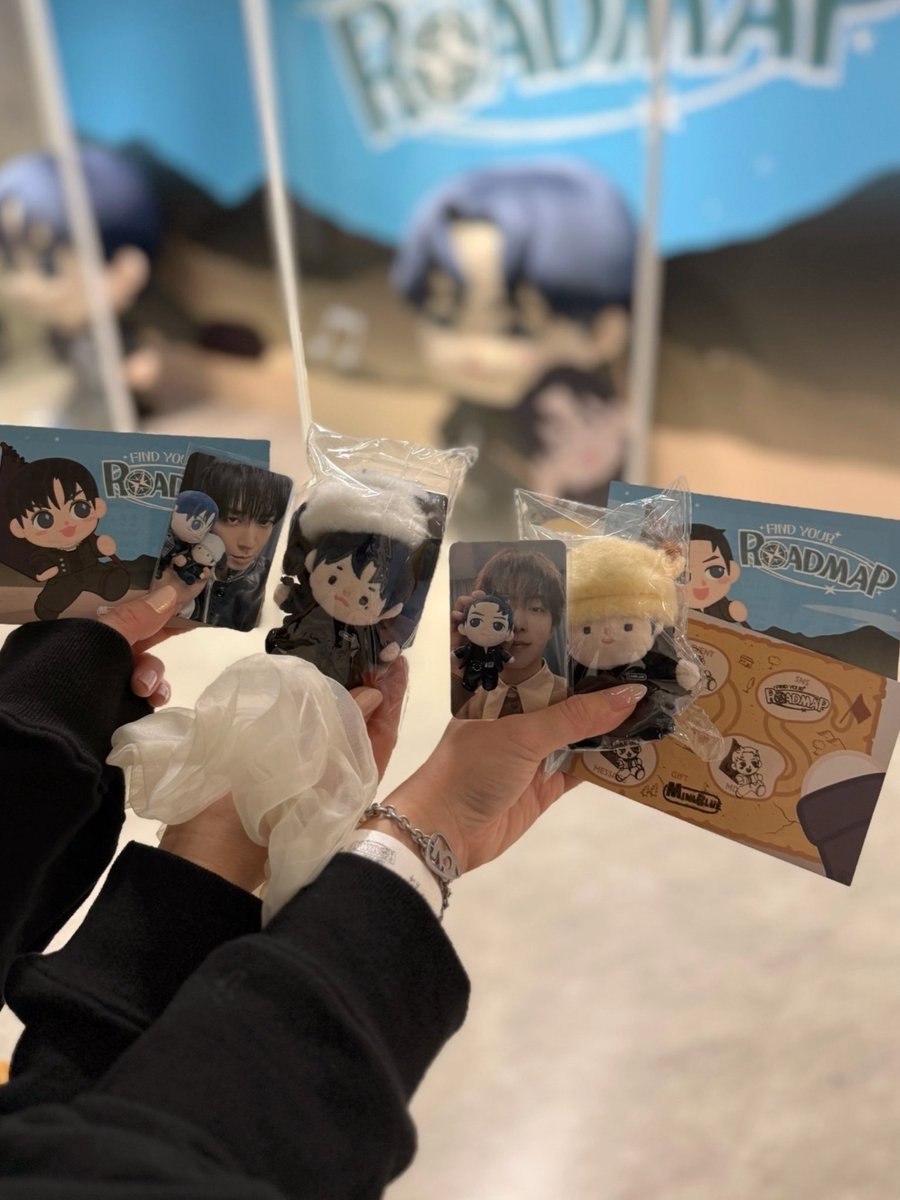 cn_kinmokusei's tweet photo. タイミング逃して載せれてなかった
「 #MINIBLUE 」 🛤♡
ライブ前で朝早かったけど
欲しいもの全部買えてうれしかった 🤤♡
#CNBLUE #씨엔블루 #FIND_YOUR_ROADMAP_IN_TOKYO https://t.co/ZArZIn9IN3