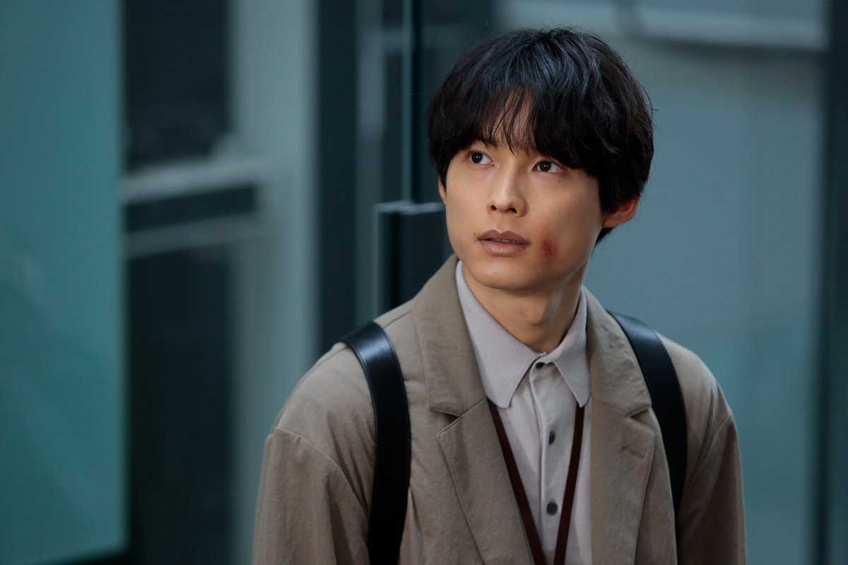 nittele_ntv's tweet photo. 25年間、麻里子(岡崎紗絵)を
見守り続けた爽太(松村北斗)

"僕は君の運命の人になる"と決意する

第2話では
爽太は麻里子と一緒に接待ゴルフに参加

麻里子との距離がますます近づき
有頂天になるが…

🗓️18日(土)夜9時
『告白－25年目の秘密－』
#土ドラ告白
@kokuhaku_ntv
https://t.co/jZmsDBqlys https://t.co/lL3VAMxUgG
