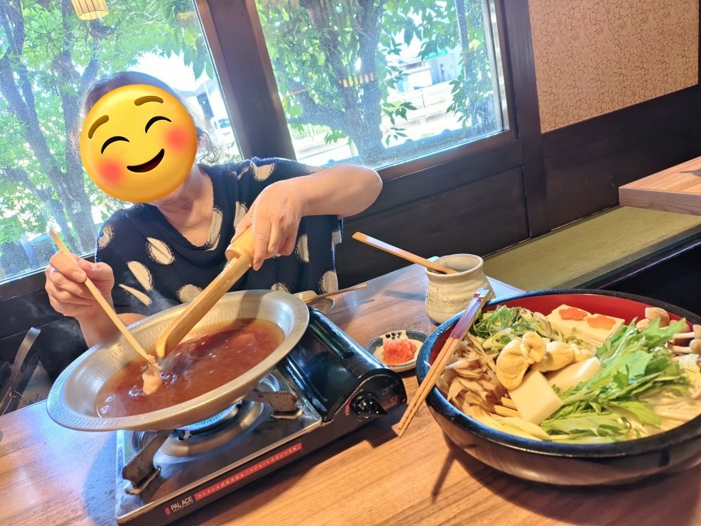 takagi1983's tweet photo. ひるさがりにむくりとおっきして
なんかお鍋たべたいなぁって😚🥢🍲💕

鴨みそ鍋❗
ままにつきあってもらったよん〜😋���✨️ https://t.co/9NZ7GpLqJl