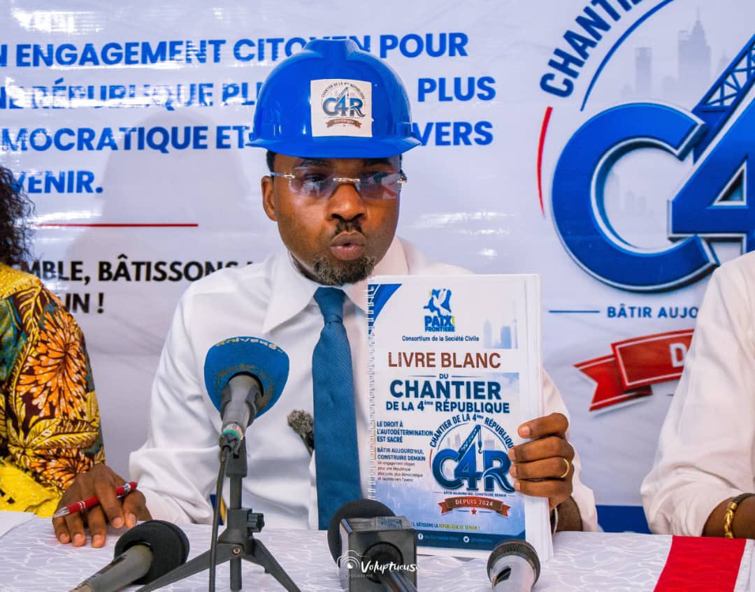pepele_news's tweet photo. 🔴 INFO SANS FILTRE | Le Consortium Paix Sans Frontières charge la C64 et les responsables religieux

Le Consortium Paix Sans Frontières (C4R) est monté au créneau à travers un mémorandum citoyen publié le 9 juillet 2026. L’organisation accuse la délégation de la Coalition C64 ainsi que les responsables de la CENCO, de l’ECC et de l’ERC d’avoir effectué une mission au Burundi sans rendre visite aux déplacés congolais victimes de la guerre dans l’Est de la RDC.

Le document dénonce ce qu’il qualifie de manque de compassion, de mépris et d’irresponsabilité, tout en appelant les leaders politiques et religieux à faire preuve de solidarité envers les populations affectées, à défendre la souveraineté nationale et à inscrire toute initiative de dialogue dans le respect des victimes.

Le Consortium exige également des clarifications sur cette démarche et affirme que le peuple congolais jugera les actes de ses dirigeants face à cette crise. #RDC #C64 #CENCO #ECC #ERC @pepele_news