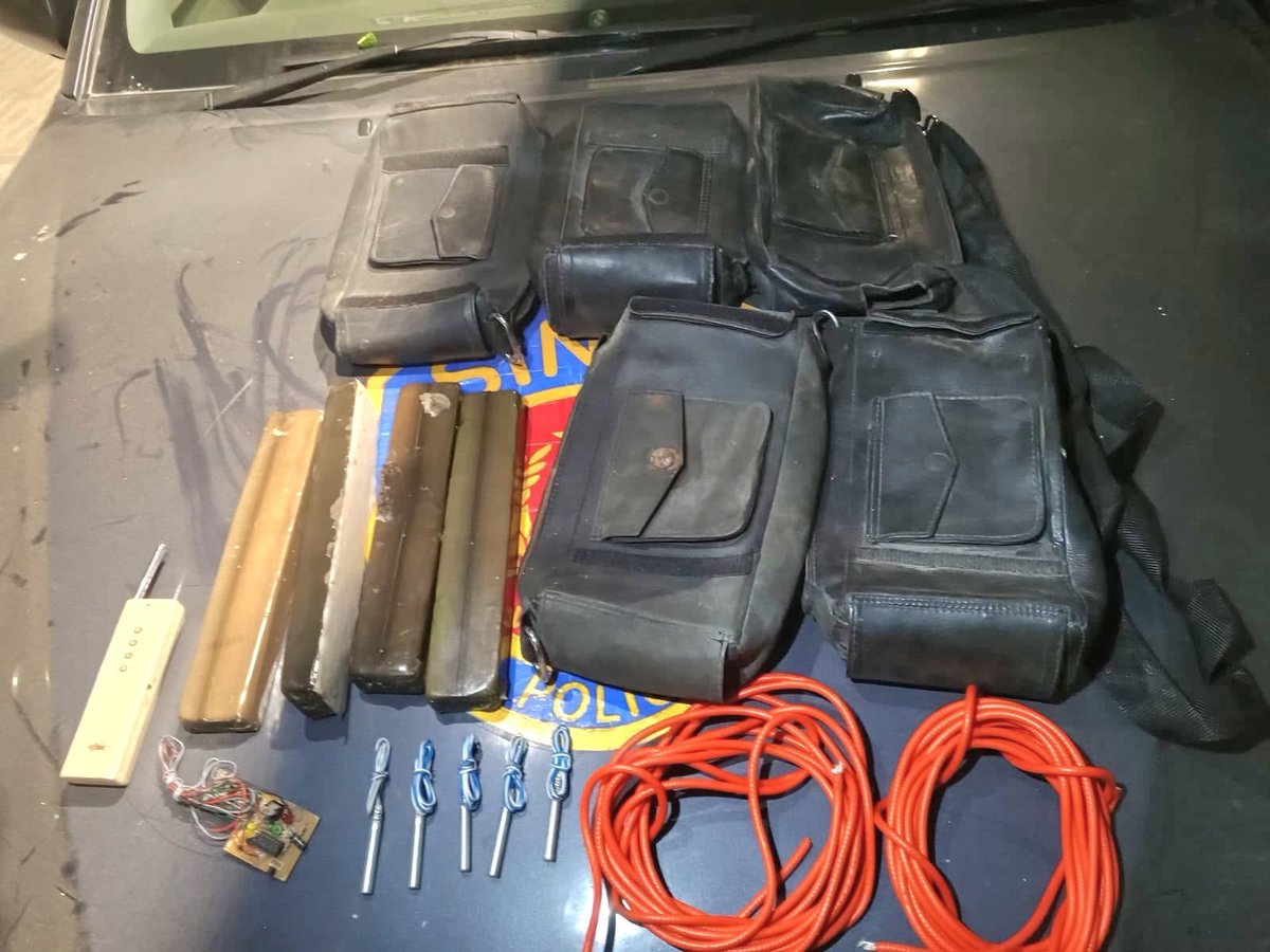 ForumDefence's tweet photo. #Karachi: Intelligence-led raids have disrupted a major terror plot by arresting two fugitives from the banned Naeem Bukhari Group who were trying to rebuild their sleeper cell network for targeted attacks and bombings. The suspects, Muhammad Jameel Ansari and Hammad Ali Ansari, had been hiding out since 2015. One is an #Afghanistan-trained IED expert. Security forces seized explosives, detonators, a remote control trigger, and pistol shell catchers used to evade forensic tracking.
