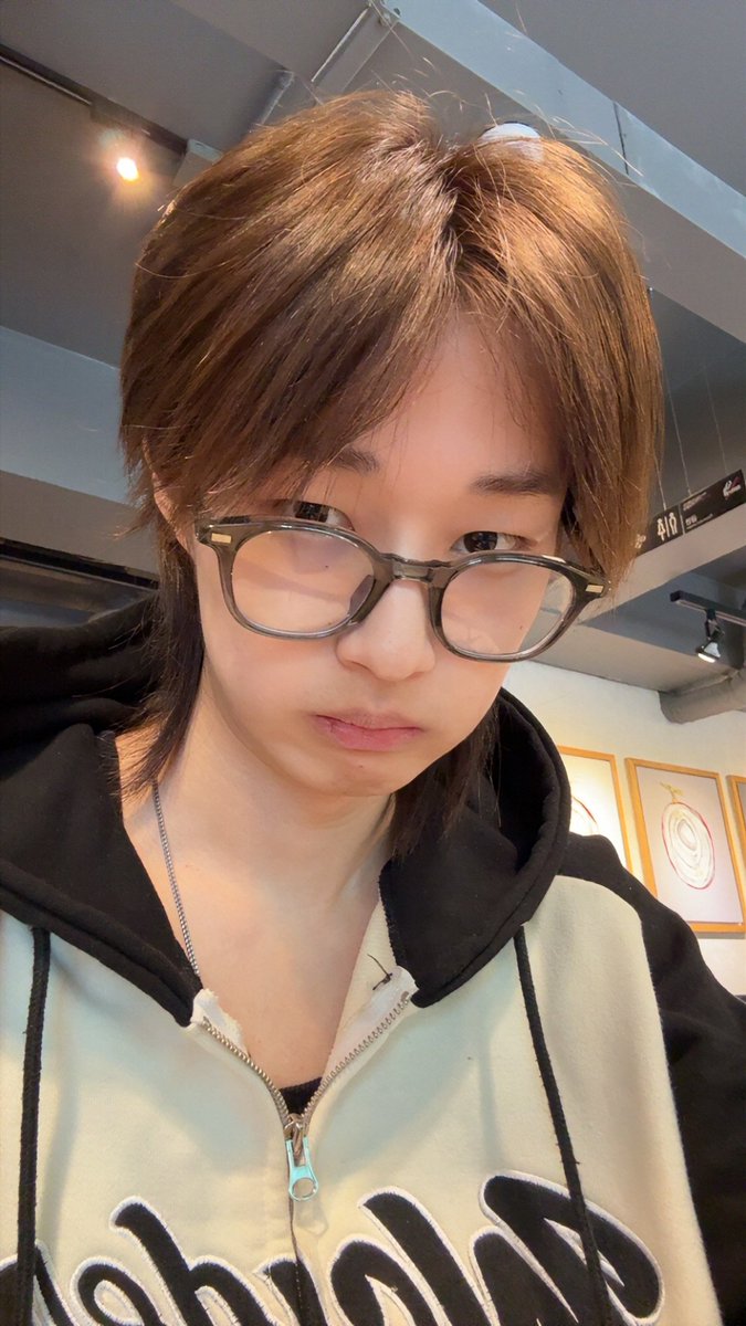 keitxen's tweet photo. 대학생콤있어요 https://t.co/8g0q5mstts