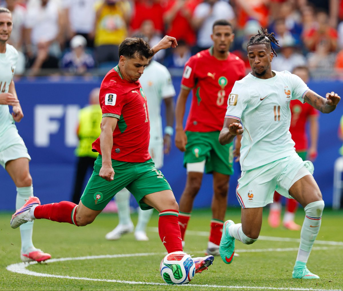 ActuFoot_'s tweet photo. 🚨 FRANCE 🇫🇷 - 🇲🇦 MAROC EST LE PROGRAMME QUI A RASSEMBLÉ LE PLUS DE TÉLÉSPECTATEURS EN FRANCE EN 2026 !!! 😳📺

En moyenne, 16,1 millions de téléspectateurs ont regardé le match sur M6, soit 72,8 % de part d'audience. Avec un pic à 18,1 millions à 22h47. 😮‍💨

Le match a réalisé LA MEILLEURE AUDIENCE depuis le début de la Coupe du Monde. 🥵

🗞️ Médiamétrie via @lequipe