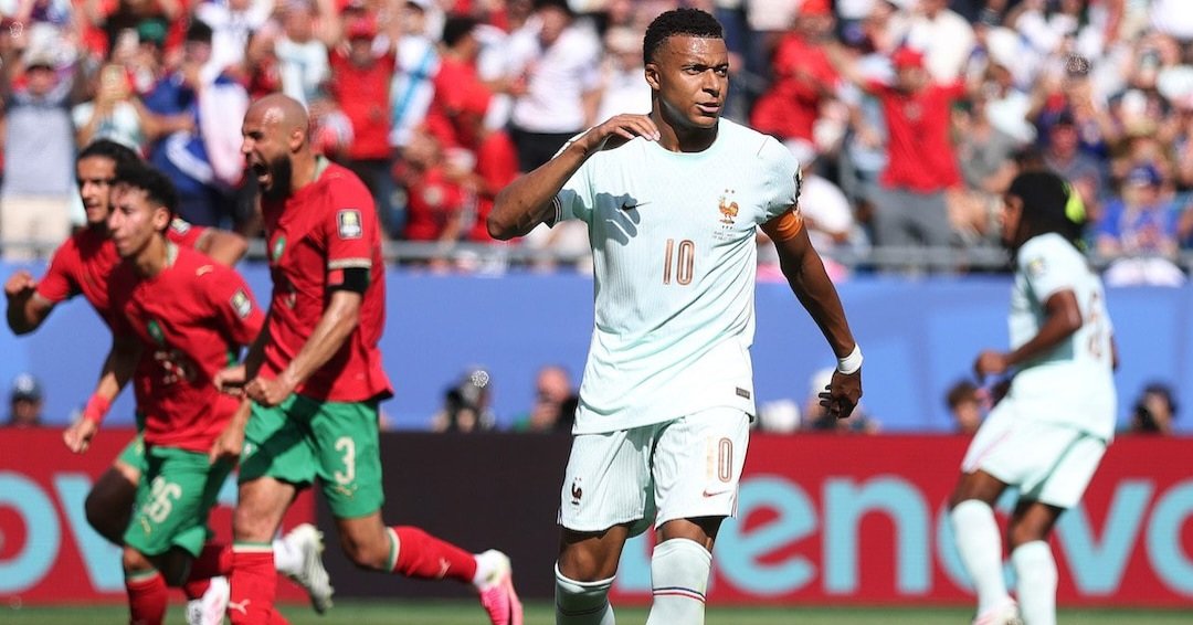 Baccotvnews's tweet photo. Botto per i quarti di finale dei #Mondiali2026. 🇫🇷Francia-Marocco🇲🇦 vince la serata con 6.343 43,50%.
Disastro #TimBattitiLive, 1.585 14,30%.
#Ascoltitv https://t.co/3CgJImxyxO