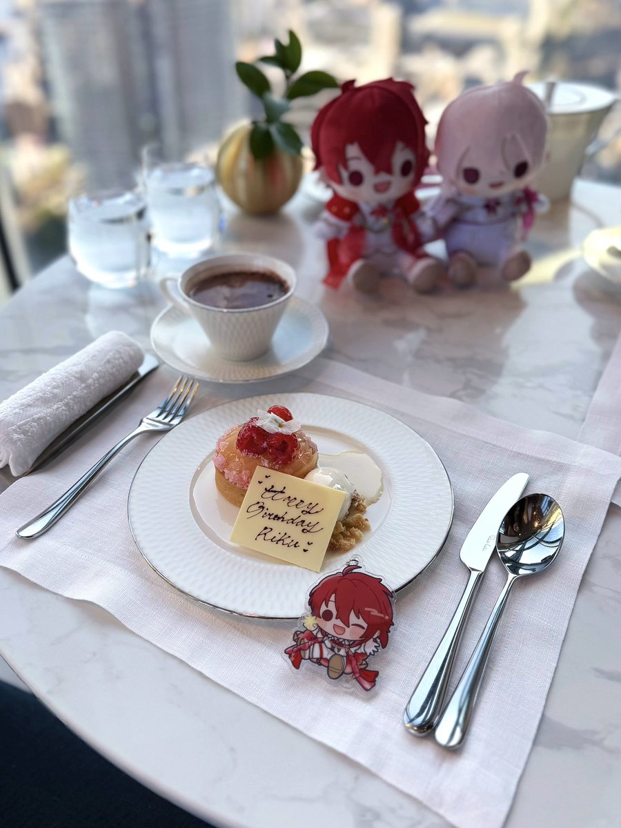 ohisamariku's tweet photo. フェアモント東京さんで当日祝い ♡ https://t.co/QEHWNVAdAx