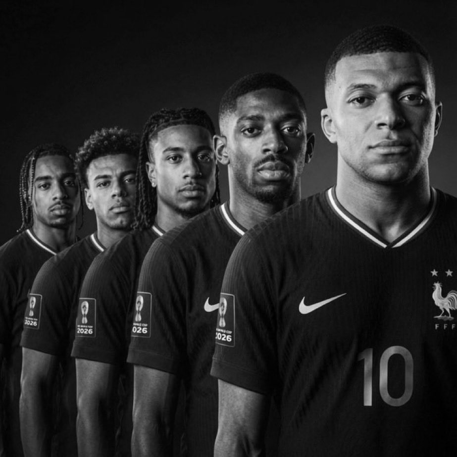Eℓєη PSG tweet media