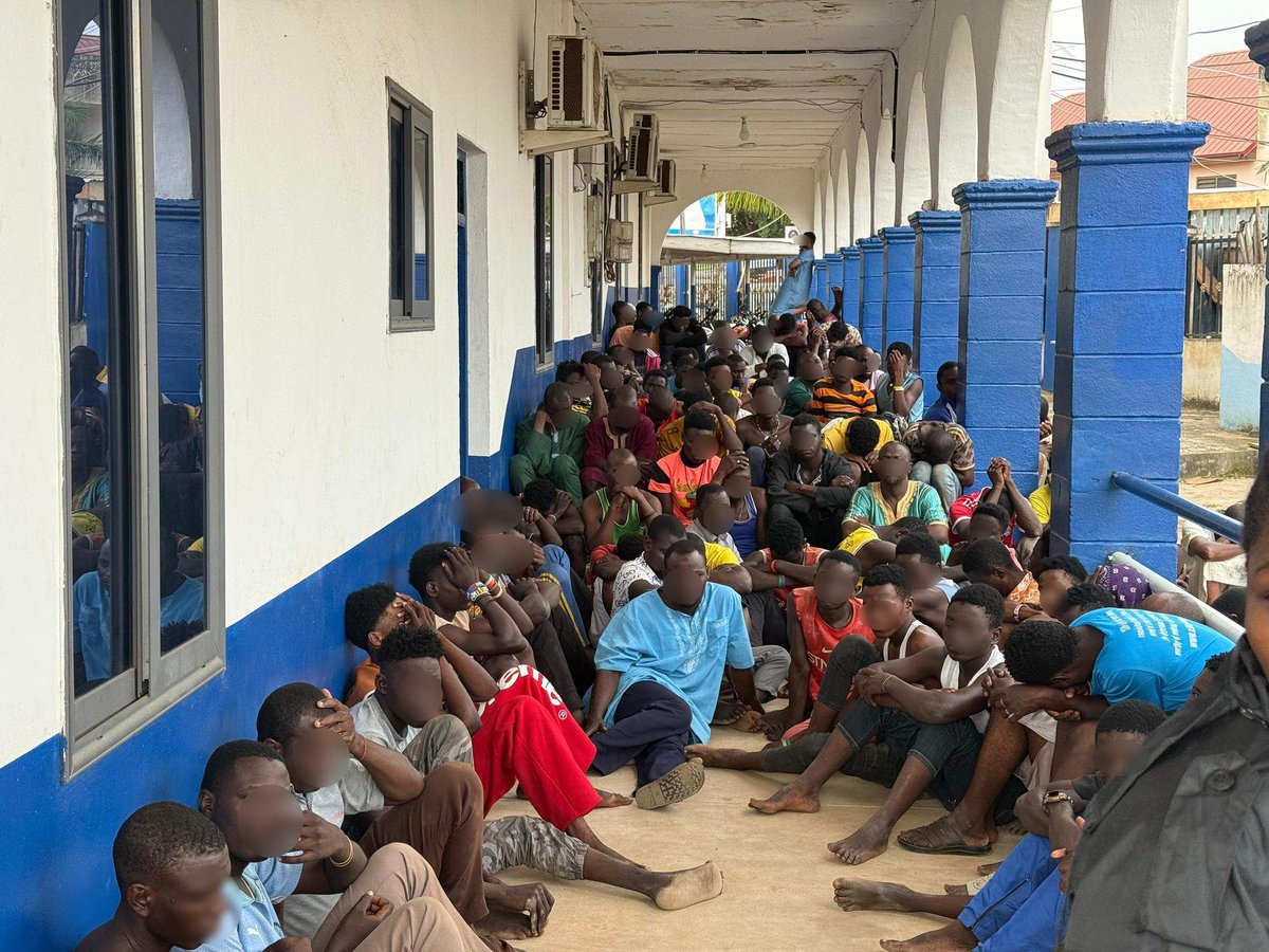 GhPoliceService's tweet photo. PRESS RELEASE 

POLICE ARREST 258 SUSPECTS FOR VIOLENCE AT ADOAGYIRI https://t.co/wrdC4z4Lvd