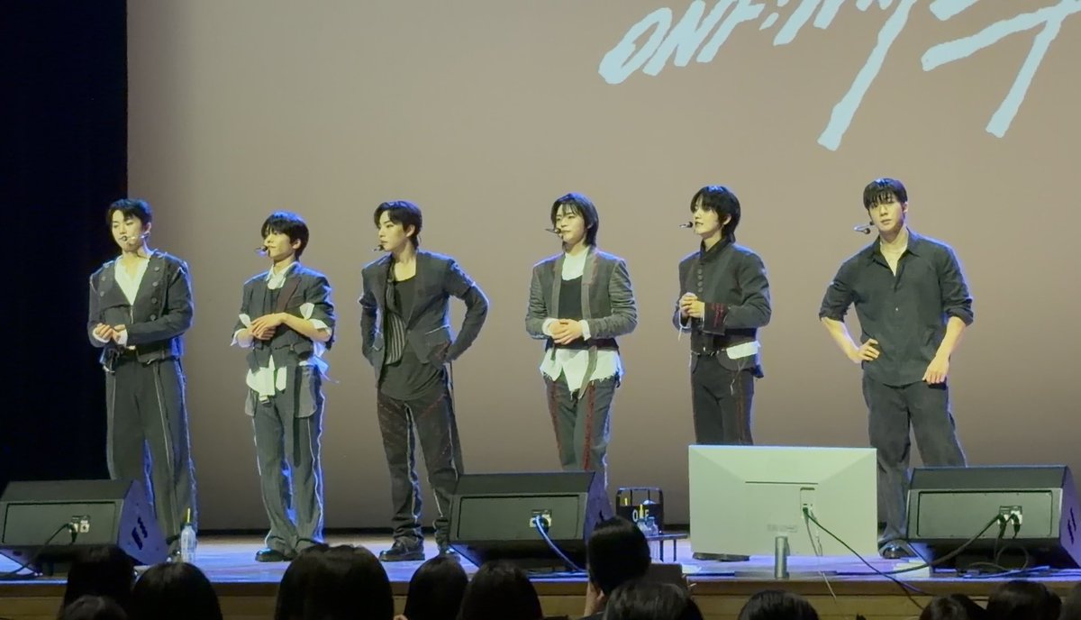 iloverringzanim's tweet photo. 아니화질이만큼잘나왓는데영상똥구린게너무슬프네ㅜ 첫번째두번째사진분 이름이 너무 궁금해요 진짜 실물깡패셨어요 https://t.co/FbPcjZ8Lab