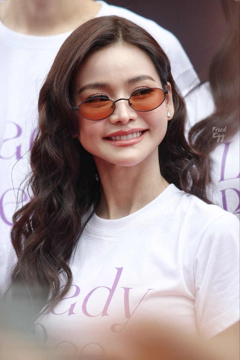 fried_egg_44's tweet photo. เจ้าคนเก่งของหนุ 🤍

#ENGFAxLadyBeeBlessingCeremony
#อิงฟ้ามหาชน #EngfaWaraha @EWaraha 
#LadyBee_บวงสรวง https://t.co/4PIKQpRuTF