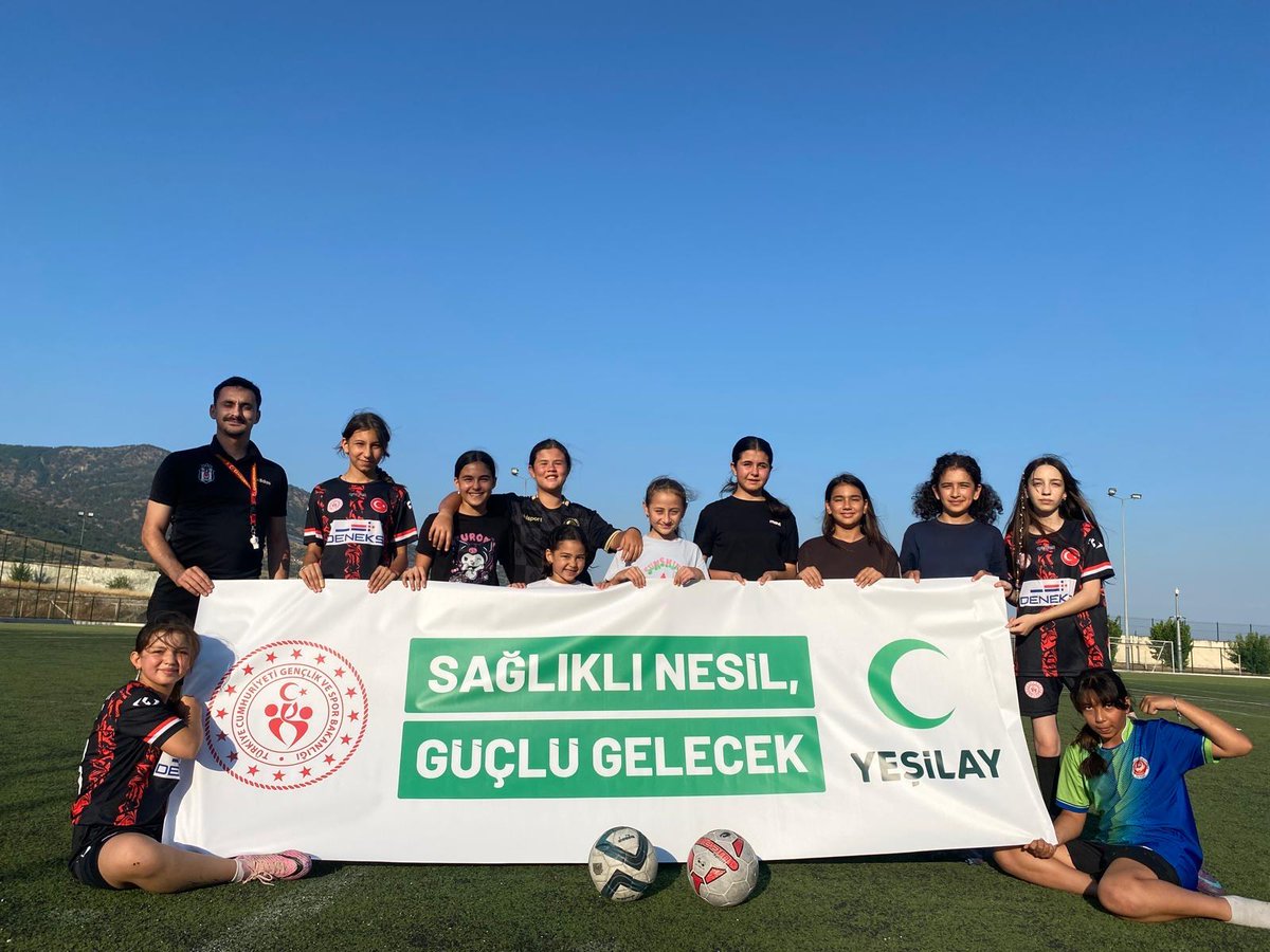 GSBAydin's tweet photo. 📍 Buharkent Gençlik ve Spor İlçe Müdürlüğü

Uluslararası Uyuşturucu ile Mücadele Günü İl Spor Etkinlikleri kapsamında düzenlediğimiz Kız Futbol Turnuvası’nı başarıyla gerçekleştirdik. 

Sporun birleştirici gücüyle gençlerimizle birlikte sağlıklı  ve güçlü bir geleceğe yürüyoruz. https://t.co/DLhZ7xaf5s