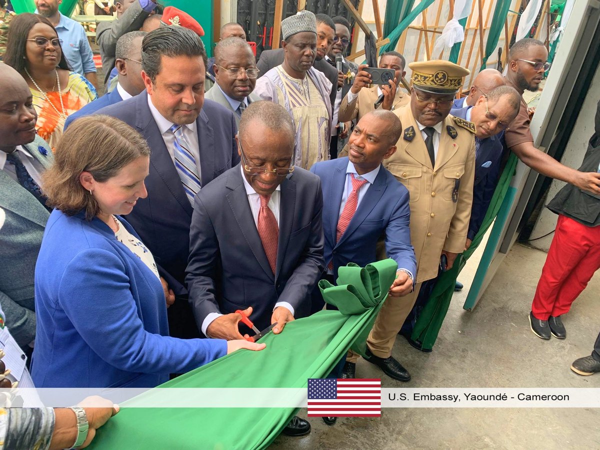 USEmbYaounde's tweet photo. The recent inauguration of @bakerhughesco new operational site in Douala showcases the power of U.S. investment in Cameroon’s energy future and reflects our strengthening economic ties.  

By bringing cutting-edge technology and expertise, American companies drive innovation, helping Cameroon enhance energy efficiency, safety, and supply chain resilience—vital steps toward long-term economic growth. 🇺🇸🫱🏼‍🫲🏾🇨🇲

#USinCameroon #ResponsibleInvestment #EnergySecurity #EnergyInnovation