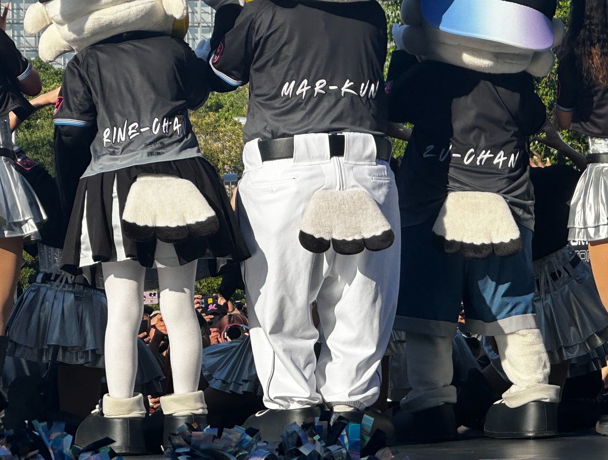 M_clm_03's tweet photo. きっと、このポシェットにはお菓子が詰まってるはず…
#chibalotte #mar_kun #rine_chan #zu_chan https://t.co/wcMcONih9M