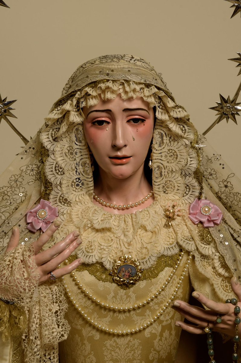 DNBellavista's tweet photo. La Virgen del Dulce Nombre viste para los meses estivales.

#DNBellavista https://t.co/j1orp3WaWz