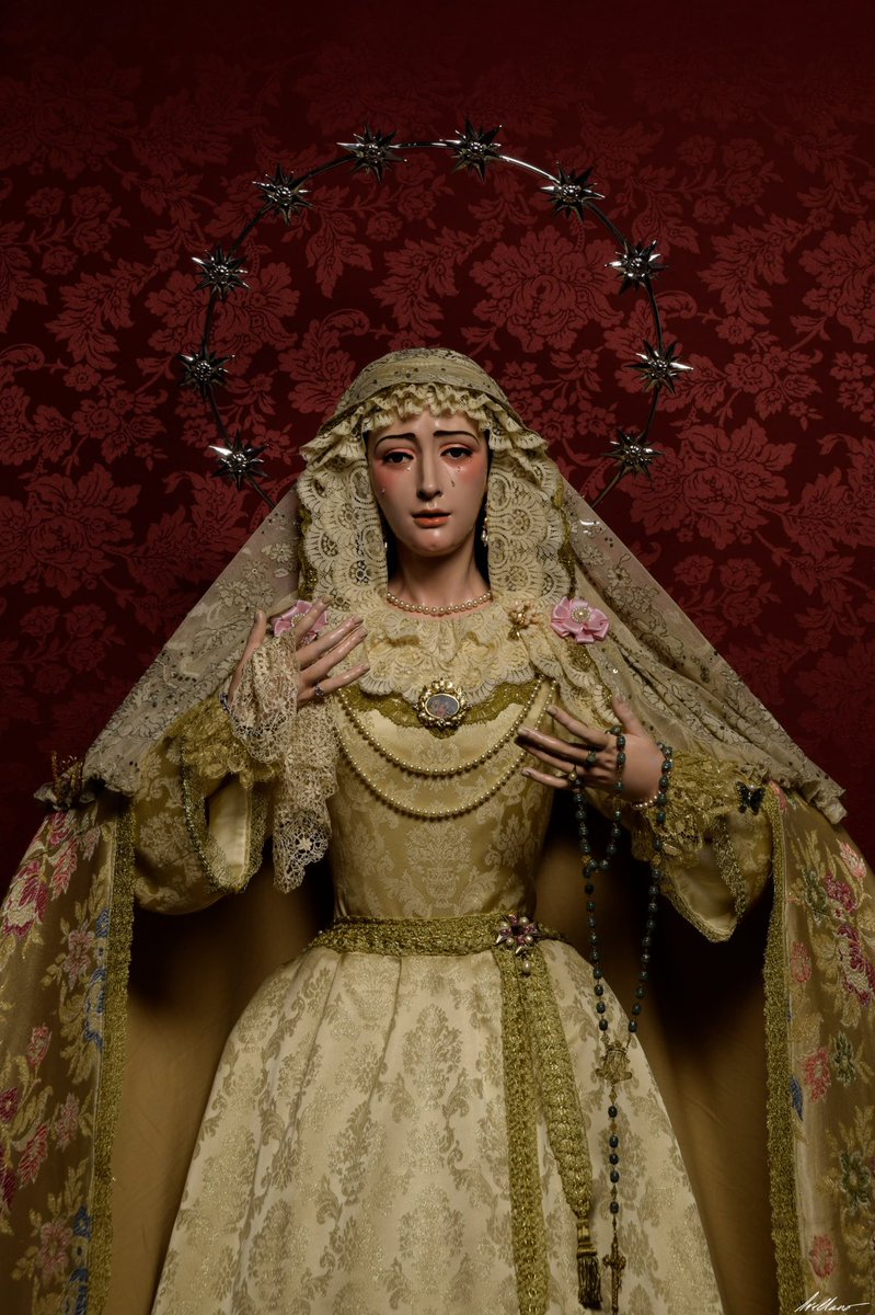 DNBellavista's tweet photo. La Virgen del Dulce Nombre viste para los meses estivales.

#DNBellavista https://t.co/j1orp3WaWz