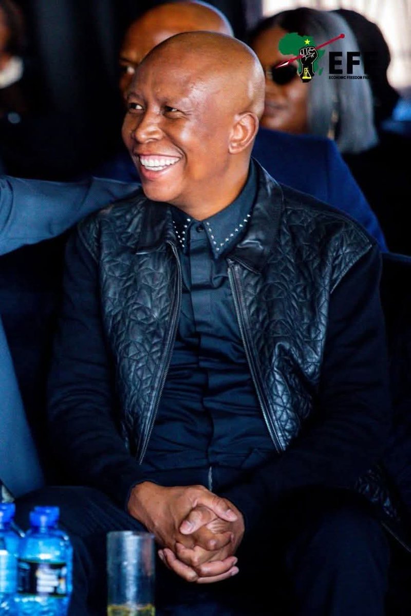 Mickey_90188's tweet photo. No one is doing it like Juju right now. No political leader in SA has more power + influence than Julius Malema. He says the things we're all thinking. Give flowers while he's still hereπΉ
#JuliusMalema #EFF #SAPolitics #Leadership #VoteEFF https://t.co/6TvcfEQAJT
