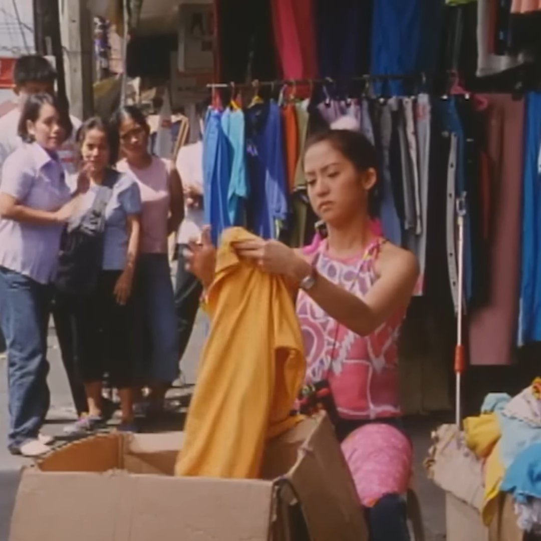 tokensoutherner's tweet photo. akala ko rin dati yung trabaho ni Annie Batungbakal ang ibig sabihin dispatcher sa terminal 😭 — until i learned the word 'despatsadora' also meant saleslady, kaya...

Annie Batungbakal (1979) - Annie was a record store clerk

Annie B (2004) - Annie was a saleslady sa tiangge https://t.co/7aJUIIXM7M