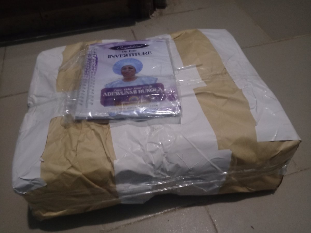 odmusprints's tweet photo. ✨ Celebrating milestones with personalized excellence.
Custom-branded notepads thoughtfully designed and printed to commemorate a special investiture ceremony.

At ODMUS GRAPHICS &amp; PRINTING SOLUTIONS LIMITED, we transform your ideas into lasting memories.
Need yours? Send a DM https://t.co/Ksk1LEvvvx
