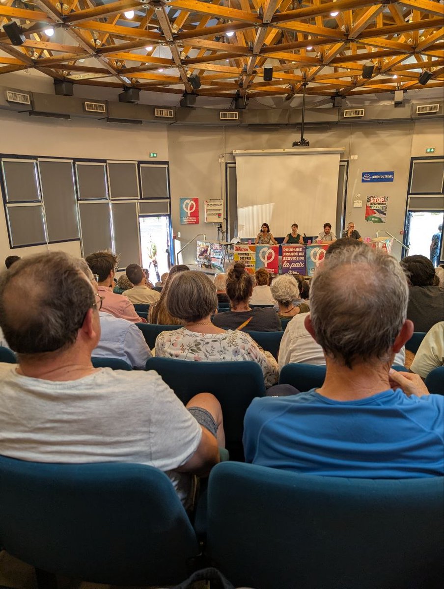 TrouveAurelie's tweet photo. Nous avons rassemblée 120 personnes à Tarbes pour dénoncer un fonds gangster et des patrons voyous qui pillent l'usine des Forges !

👉 Europlasma et le fonds ABO capturent et détruisent plusieurs usines 🇫🇷. Ils lancent des procédures baillons contre les salariés qui révèlent la vérité.

Leur PDG Jérôme Garnache et son acolyte des Bahamas Pierre Vannineuse pillent la richesse créée par 700 travailleurs, sèment la terreur pour les faire taire, ruinent des milliers de petits actionnaires par des montages financiers redoutables (les Ocabsa).

Plusieurs fois condamné par la justice, le fonds ABO continue de sévir via Europlasma, avec la complicité du gouvernement : les Fonderies de Bretagne en redressement, Valdunes et Forges de Tarbes en grande difficulté...

⚠️ Pourquoi le ministre à qui j'ai demandé RDV ne m'a-t-il pas répondu ? Pourquoi l'Autorité des marchés financiers à qui j'ai fait un signalement pour manipulation de marchés ne m'a-t-elle donné RDV qu'en septembre prochain ? 

Merci à ma collègue Sylvie Ferrer pour son invitation et à Aurélien Saintoul pour l'alerte qu'il a lancée depuis longtemps contre ces gangsters en col blanc !