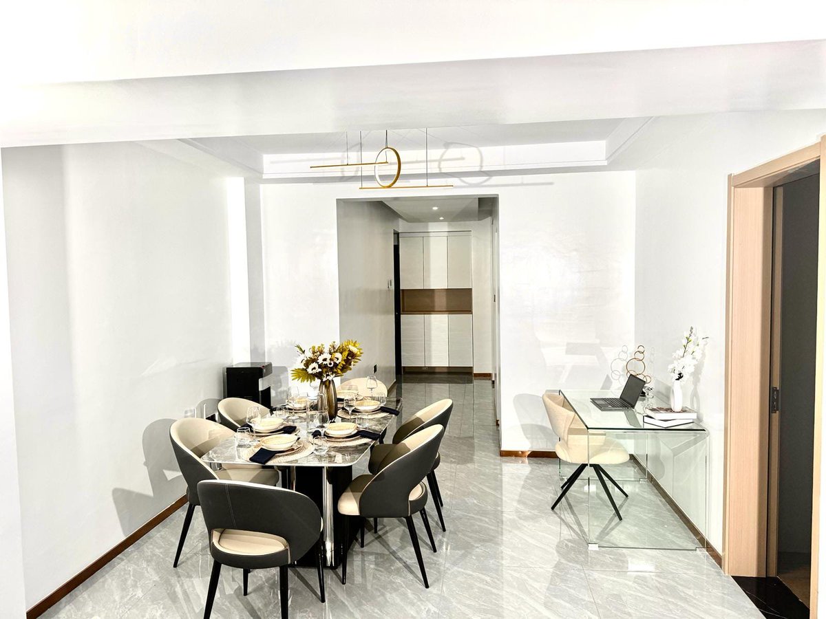AvenueValuers's tweet photo. Furnished 2-bedroom, 2-ensuite at Riverside One Residency, Nairobi; pool, gym, and child friendly, yours from KES 250K/mo, short or long stay. Call us today to schedule a viewing .📞 0725993605 #realestate #luxuryrealestate #avenuevaluers https://t.co/IyZ0lvNbKT
