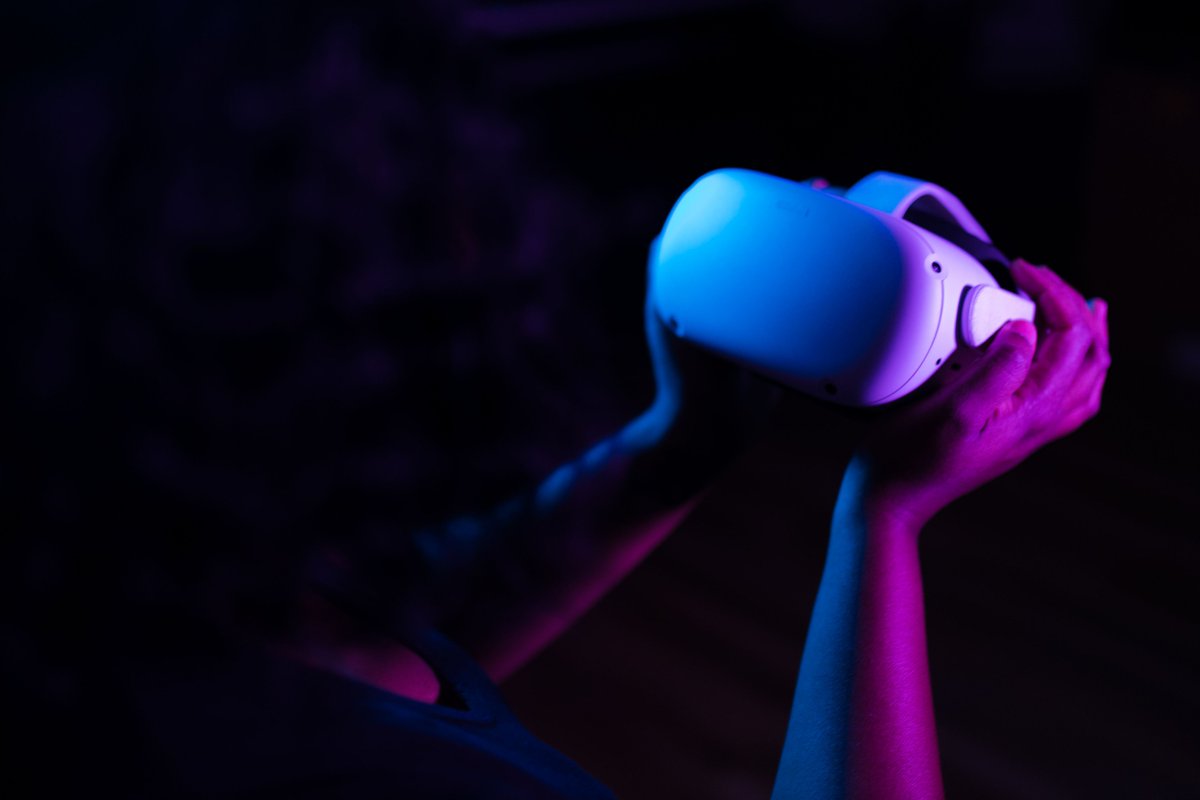 InsideAct_eu's tweet photo. 🎭 Who is the #ImmersiveStorytellingDesigner? Not a director, not a VR developper — a new figure who builds experiences people don't just watch, but live.
INSIDE-ACT is training it. https://t.co/SZMyPHflI4
#ErasmuspluINSIDEACT https://t.co/LmzTGfjeiX