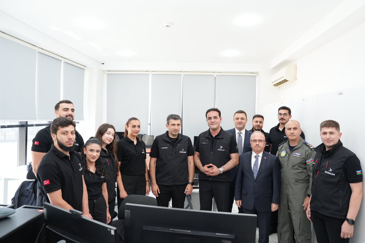 Selcuk's tweet photo. Azerbaycan Büyükelçimiz Sayın Birol Akgün ve Azerbaycan Savunma Bakan Yardımcısı Sayın Aqil Qurbanov ile birlikte Bayraktar Teknoloji tesislerimizi ziyaret ettik.

Ülkelerimizin bağımsızlığı, ortak geleceği ve kardeşliği için çalışan mühendis ve teknik ekipteki kardeşlerimizi yürekten tebrik ediyor, emekleri ve gayretleri için teşekkür ediyorum. 🇹🇷🇦🇿

Azərbaycan Respublikasındakı Türkiyə Səfirimiz Cənab Birol Akgün və Azərbaycan Respublikasının Müdafiə Nazirinin Müavini Cənab Aqil Qurbanov ilə birlikdə Bayraktar Teknoloji müəssisələrimizi ziyarət etdik.

Ölkələrimizin müstəqilliyi, ortaq gələcəyi və qardaşlığı naminə çalışan mühəndis və texniki heyətdəki qardaşlarımızı ürəkdən təbrik edir, onların zəhməti və fədakarlığına görə təşəkkürümü bildirirəm. 🇹🇷🇦🇿

H.E. Birol Akgün, Ambassador of Türkiye to Azerbaijan, and H.E. Aqil Qurbanov, Deputy Minister of Defense of Azerbaijan, visited the Bayraktar Technologies facilities with us.

I wholeheartedly congratulate our brothers and sisters among the engineers and technical teams working for the independence, shared future, and brotherhood of our countries, and I thank them for their efforts and dedication. 🇹🇷🇦🇿