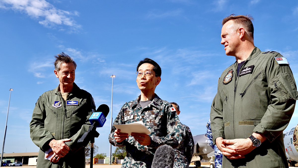 JASDF_PAO_ENG's tweet photo. July 9, Gen Morita #JASDF visited Australia for Southern Cross 26 and joined media engagement with AIRMSHL Chappell #RAAF and Gen Schneider #PACAF . They discussed the importance of SC26 and trilateral cooperation, and also reaffirmed F-35A interoperability. #SC26  🇯🇵🇺🇸🇦🇺 https://t.co/gPXhp6dada