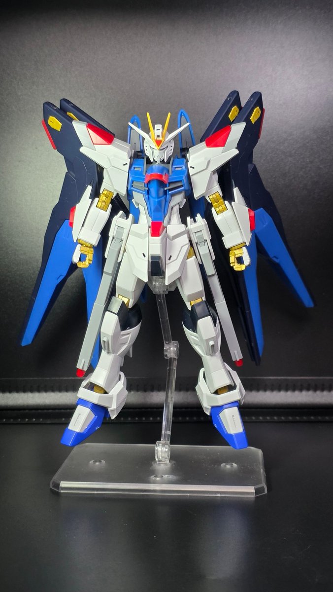 masa_Gunpla's tweet photo. HG マイティーフリーダムガンダム
一先ずミキシング案のひとつ
ドラグーンはあった方がいいなと思ったので翼はこちらがメイン
 #ガンプラ  #ガンプラは自由だ  #ミキシング https://t.co/46kyEvNc4K