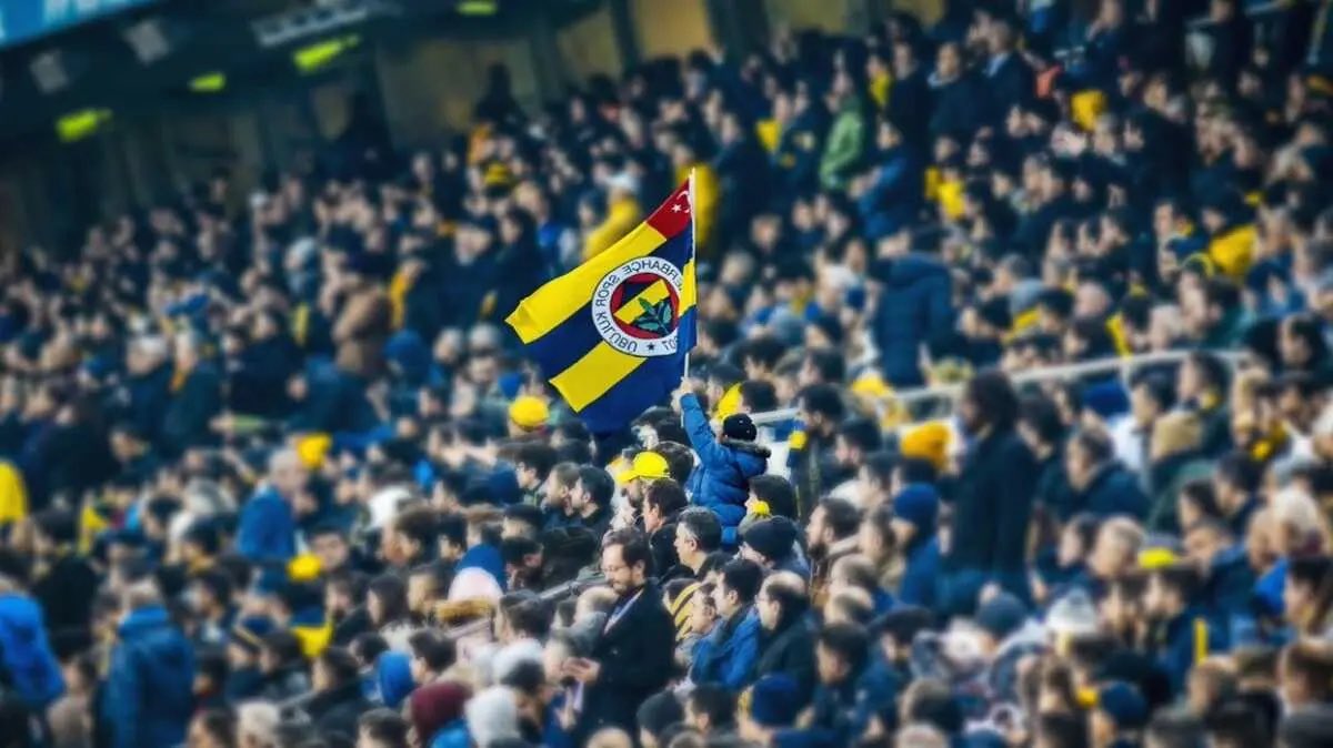 GlarungYedek's tweet photo. Teşekkürler Aziz Yıldırım. 
Teşekkürler Cihan Kamer. 
Teşekkürler Feridun Geçgel. 
Teşekkürler Fenerbahçe yönetimi. 

Ve tam 1 ay boyunca seferber olan, her gün ama her gün kampanyalar yapan büyük Fenerbahçe taraftarı.. Teşekkürler. 

Bu kez oldu, hikaye mutlu son ile bitti.. https://t.co/g7zTifGhsP