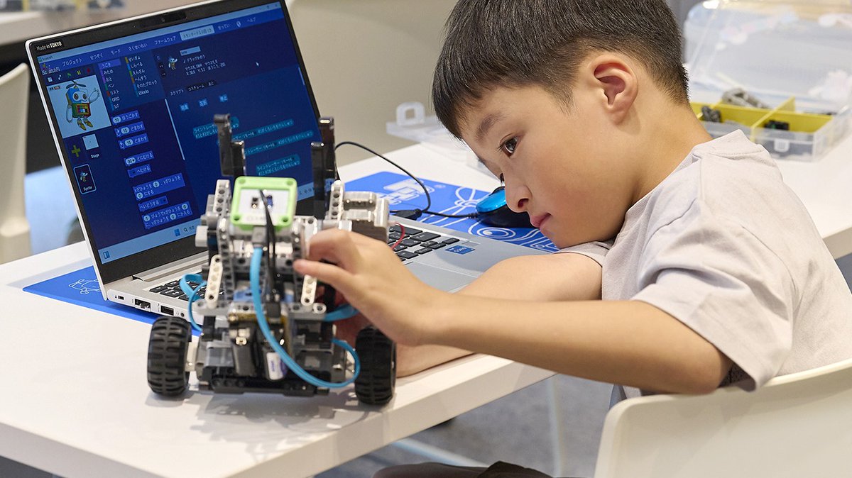 PRTIMES_JP's tweet photo. ダイコク電機、小学生向けロボットプログラミング教室「ロボキューブ」の教室オーナー募集説明会を8月22日・23日に東京・上野で開催。親子ロボットプログラミング体験会も同日開催し、プログラミング教育を体験できる機会を提供