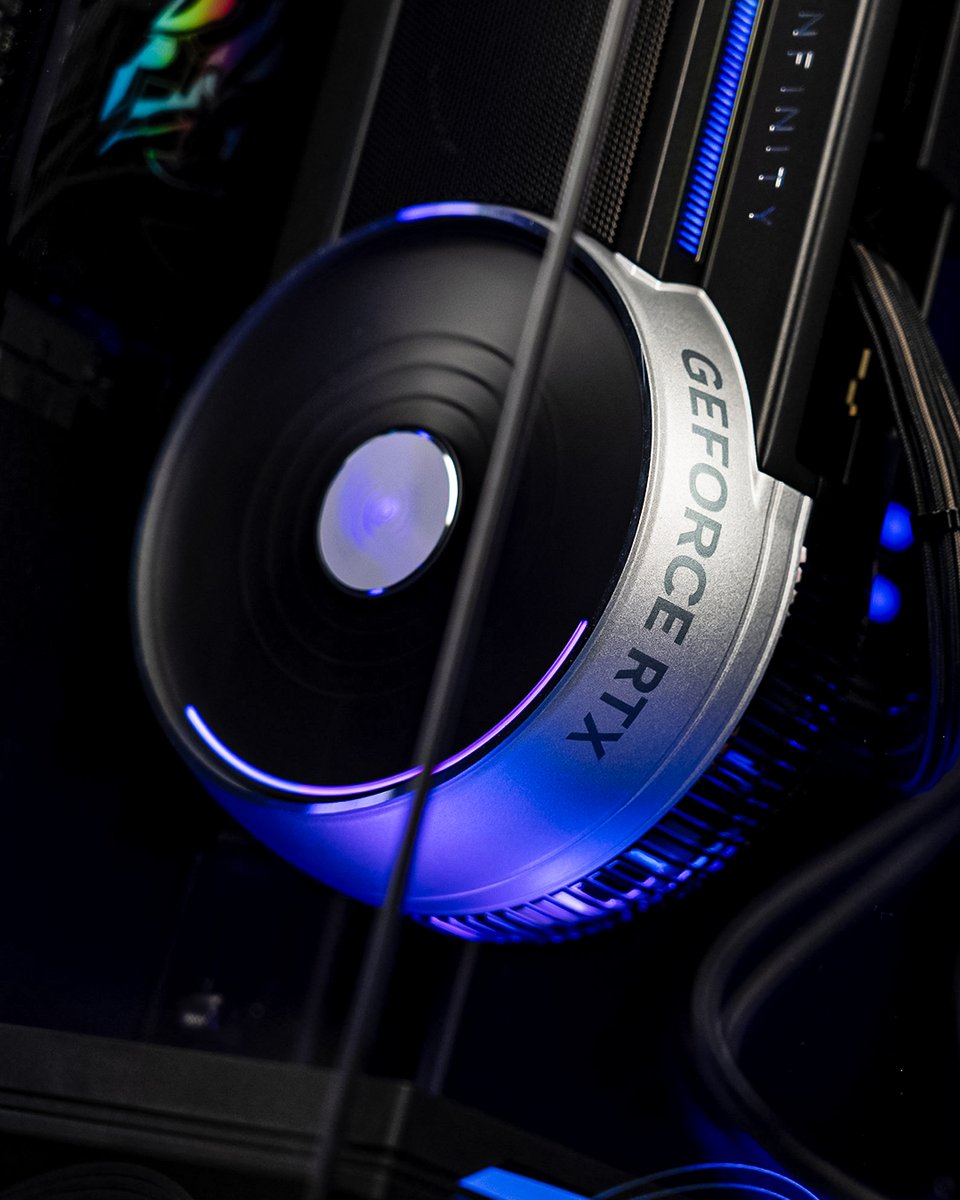 GIGABYTE_DE's tweet photo. GIGABYTE AORUS AERO GiMATE ELITE AI TOP GAMING POWER 😎

GIGABYTE AORUS RTX 5090 INFINITY

Dank an 💘🛠📸🎥💻cr: @ Chillblast @ aorus_uk

#GIGABYTE #AORUS #NVIDIA #GeForce #RTX #RTXOn https://t.co/lhqsxvmmsy