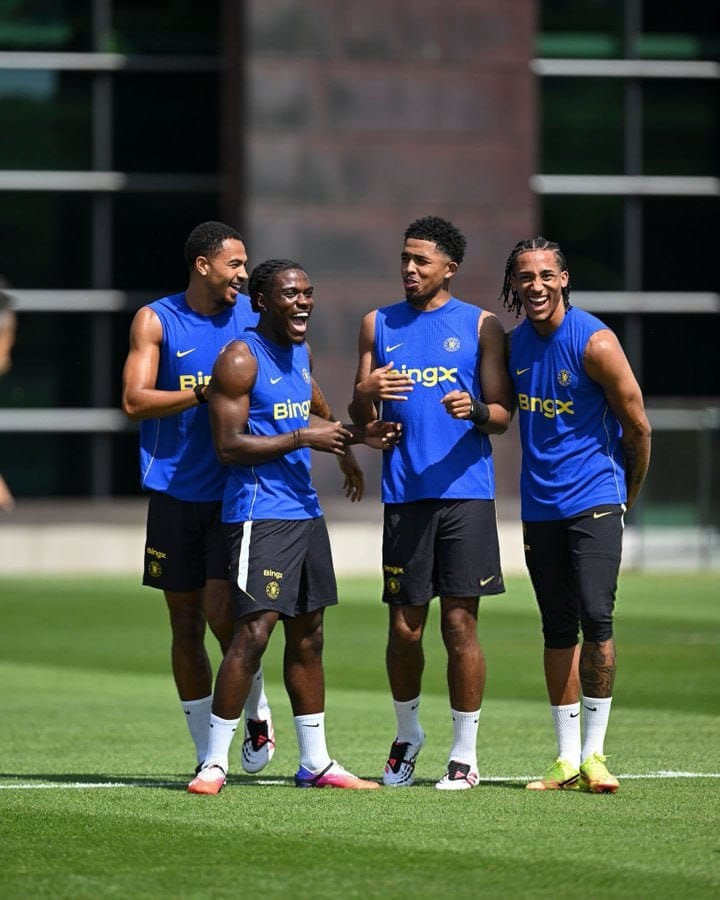 FamousDawn's tweet photo. Great moments at Cobham! https://t.co/ebRWWpw6WZ