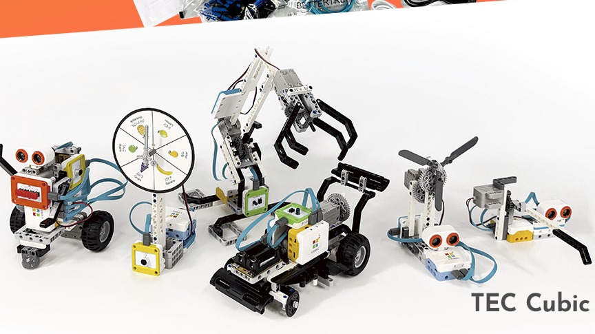 PRTIMES_JP's tweet photo. ダイコク電機、小学生向けロボットプログラミング教室「ロボキューブ」の教室オーナー募集説明会を8月22日・23日に東京・上野で開催。親子ロボットプログラミング体験会も同日開催し、プログラミング教育を体験できる機会を提供