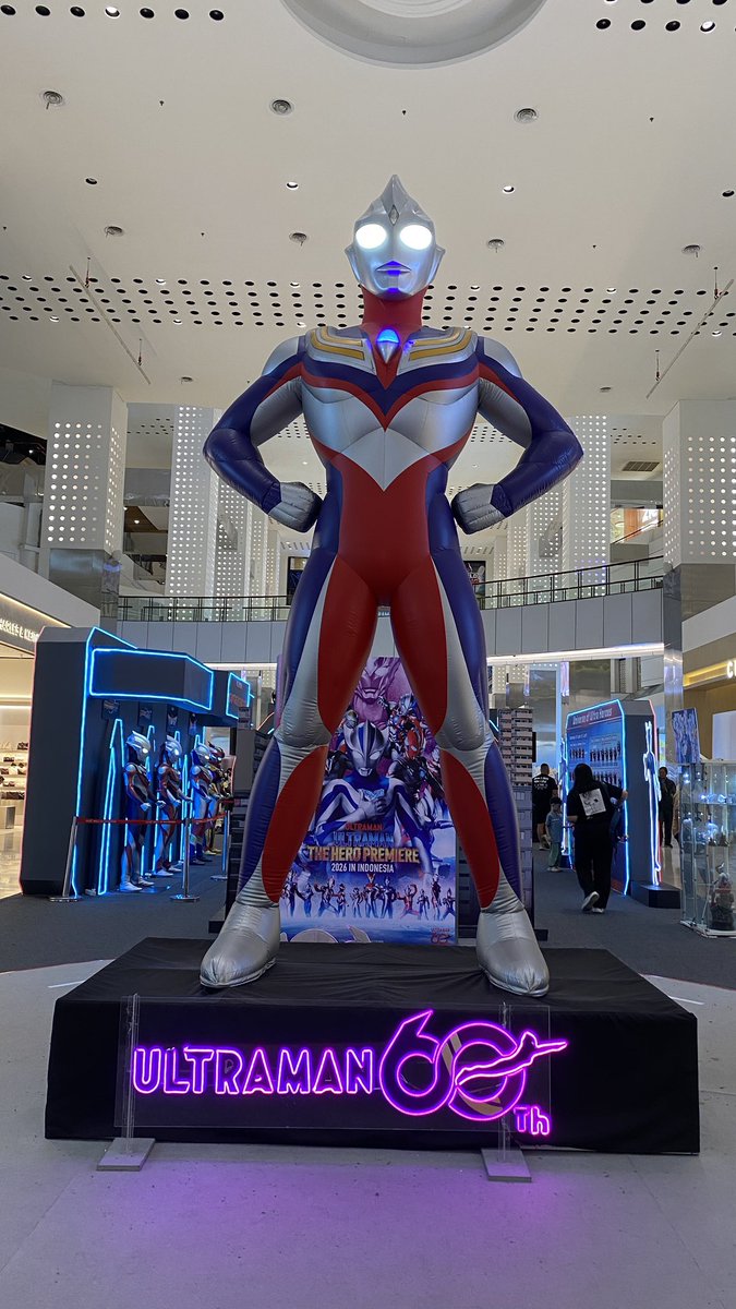 HabisNontonFilm's tweet photo. Tanggal 10 Juli diperingatin sebagai Ultraman Day!

Gak berasa per hari ini franchise ULTRAMAN udah berumur 60 tahun. Ada event acara selebrasinya, Ultraman The Hero Premiere 2026 di Mall of Indonesia.

Ada patung balon Ultraman Tiga sama Gomora. Ada yg udah ke sini? 🤩 https://t.co/PkHlebgTiC