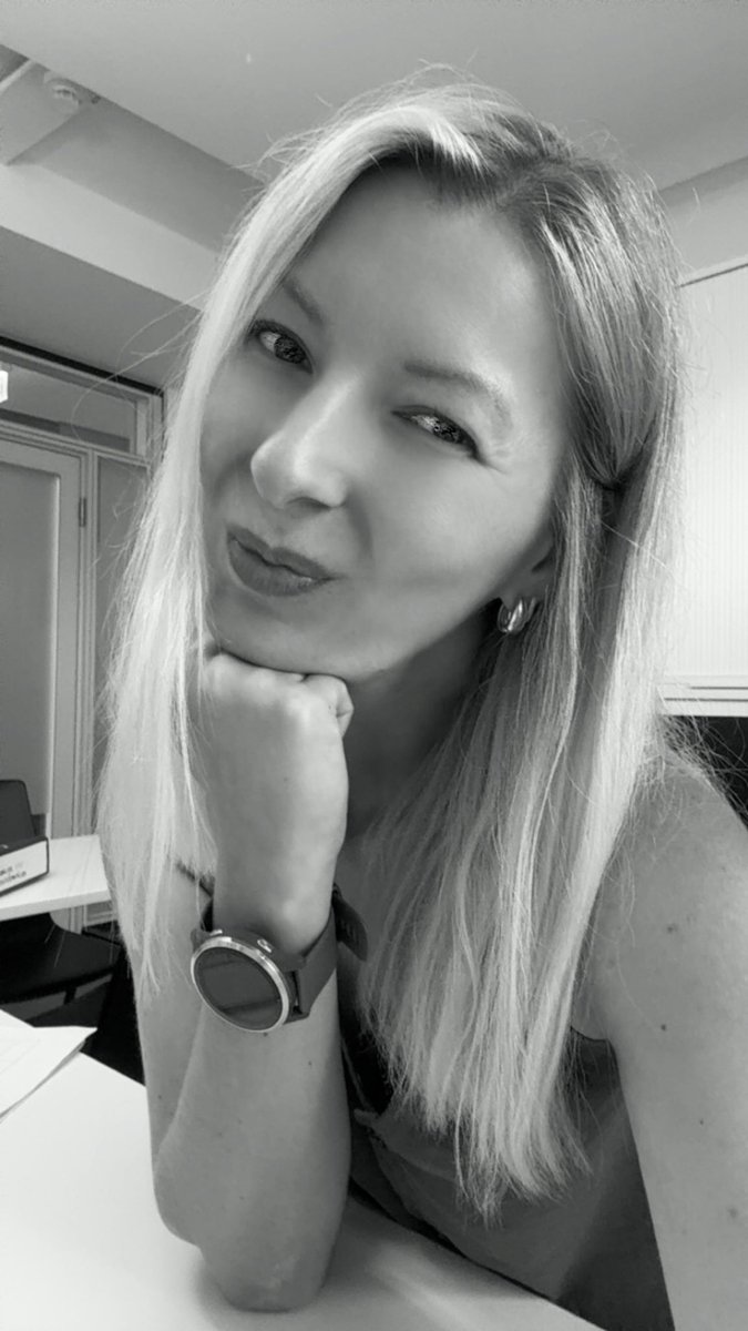 Ines850212's tweet photo. 2h bis Feierabend 💋 https://t.co/Kvq67sSjTf