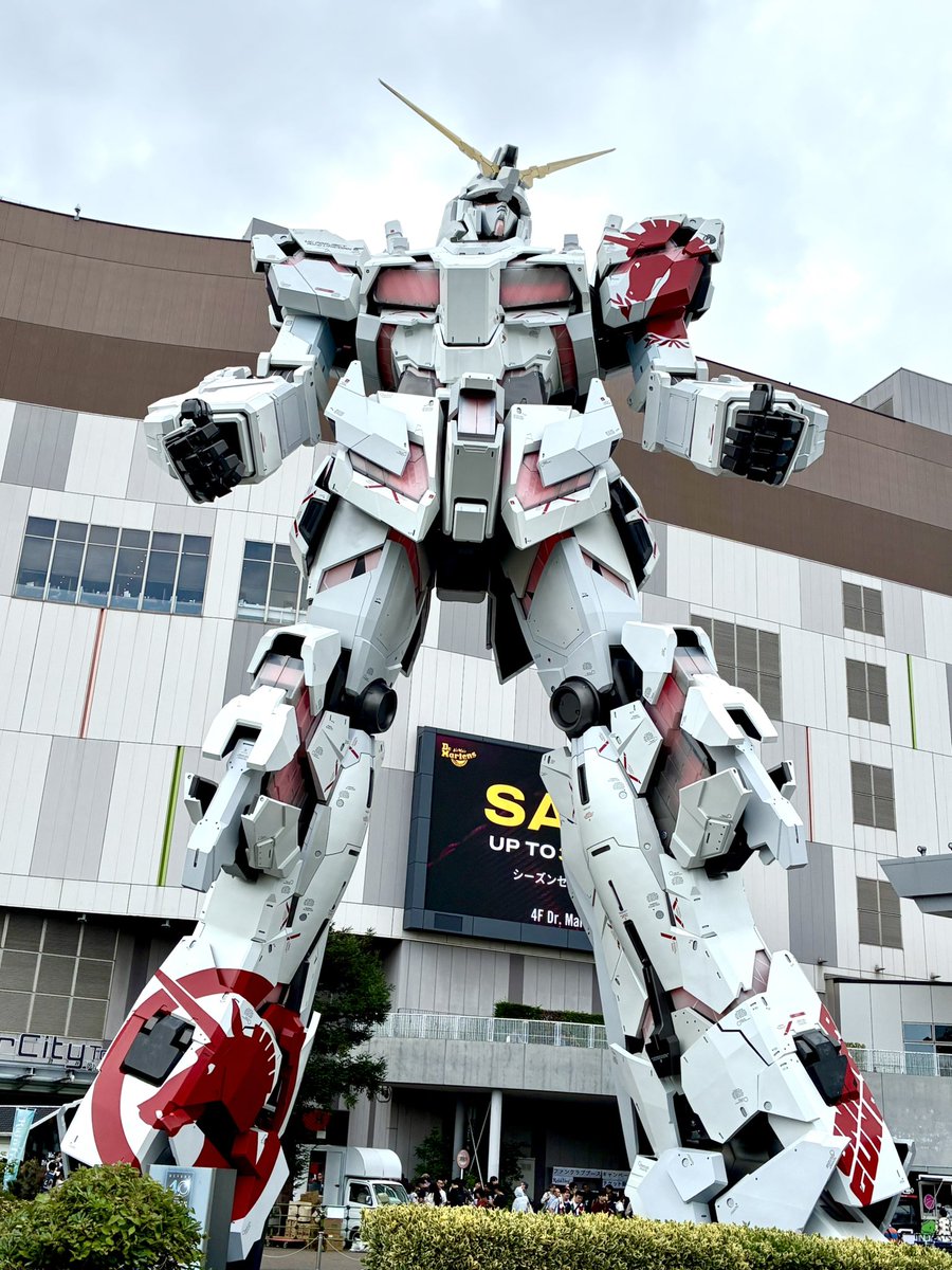 3765Denden's tweet photo. 先週土曜にユニコーンの見納めに行ってきました👍今まで元気をくれてありがとう！
あとダムベの入場抽選に当選したので買ってきました✨トロハチとMGSDバルバトスはその後まもなくして在庫切れとなったらしい…買っといてよかった💦

#ガンダムベース #プラモデルライフ #ガンプラ好きと繋がりたい https://t.co/5MDItg21q4