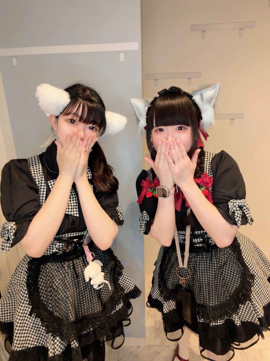Cat_walk91's tweet photo. 7/10(金)17:00からオープンしてます🐾
お屋敷、涼しくしてご帰宅お待ちしております。

♡れいあ　　　17:00～22:00
@reia_catwalk 

♡みみ　　　　17:00～23:00
@mimi_catwalk 

♡いちご　　　19:00～23:00
@reia_catwalk 

#コンカフェ #心斎橋コンカフェ #アメ村  #猫耳 https://t.co/YKS1Q3HQay