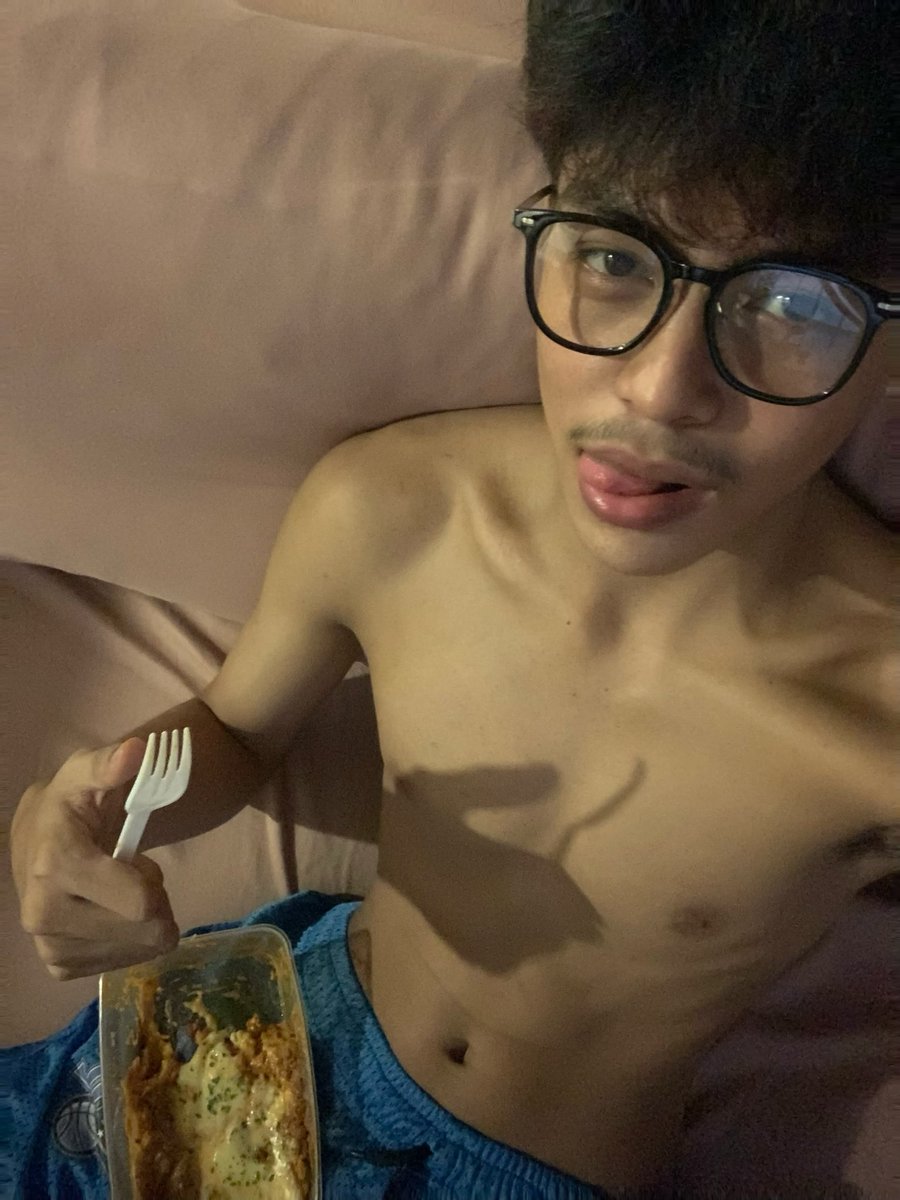 marksdakzz's tweet photo. lamig tigas na naman alaga ko🍆💦 #viral #alter https://t.co/YUDSJ3dIig