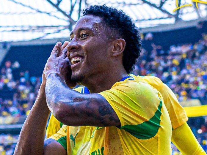 EricNdagije250's tweet photo. 🚨BREAKING 

Lucas Ribeiro🇧🇷 has REJECTED Mamelodi Sundowns offer to return to the club!

Al Ahly🇪🇬, Kaizer Chiefs🇿🇦 and &amp; Esperance Tunis🇹🇳 are now the favorite to secure the signature of Ribeiro🇧🇷. https://t.co/rWzDQU3vbS