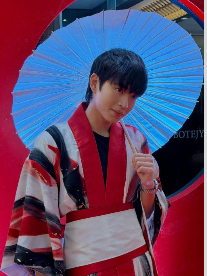 valleyofdreamm's tweet photo. omg, young master yuri hanamitchi!

rabin at botejyu event! https://t.co/cuK8YQWKww