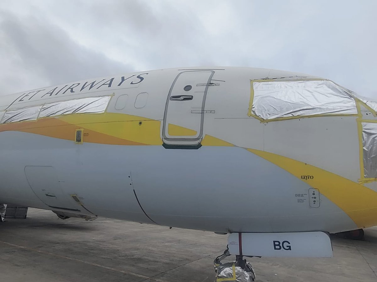 Vinamralongani's tweet photo. Bit by bit, what remains of @jetairways is being sold off by way of auction.
The Liquidator has shared photos of 3 x B737 to be auctioned on 18.07.26. This thread has their photos, along with details.
First up: VT-JBG - stored at Hyderabad, offered with 2 engines and an APU.
1/3 https://t.co/9DAWroapPp