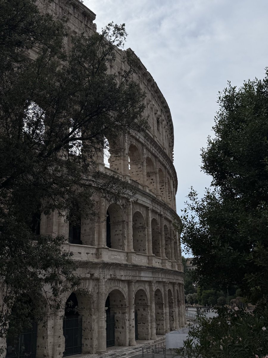vosqyy's tweet photo. Centuries of different aesthetic eras. Rome collects them all. https://t.co/TMbvAhbTM8