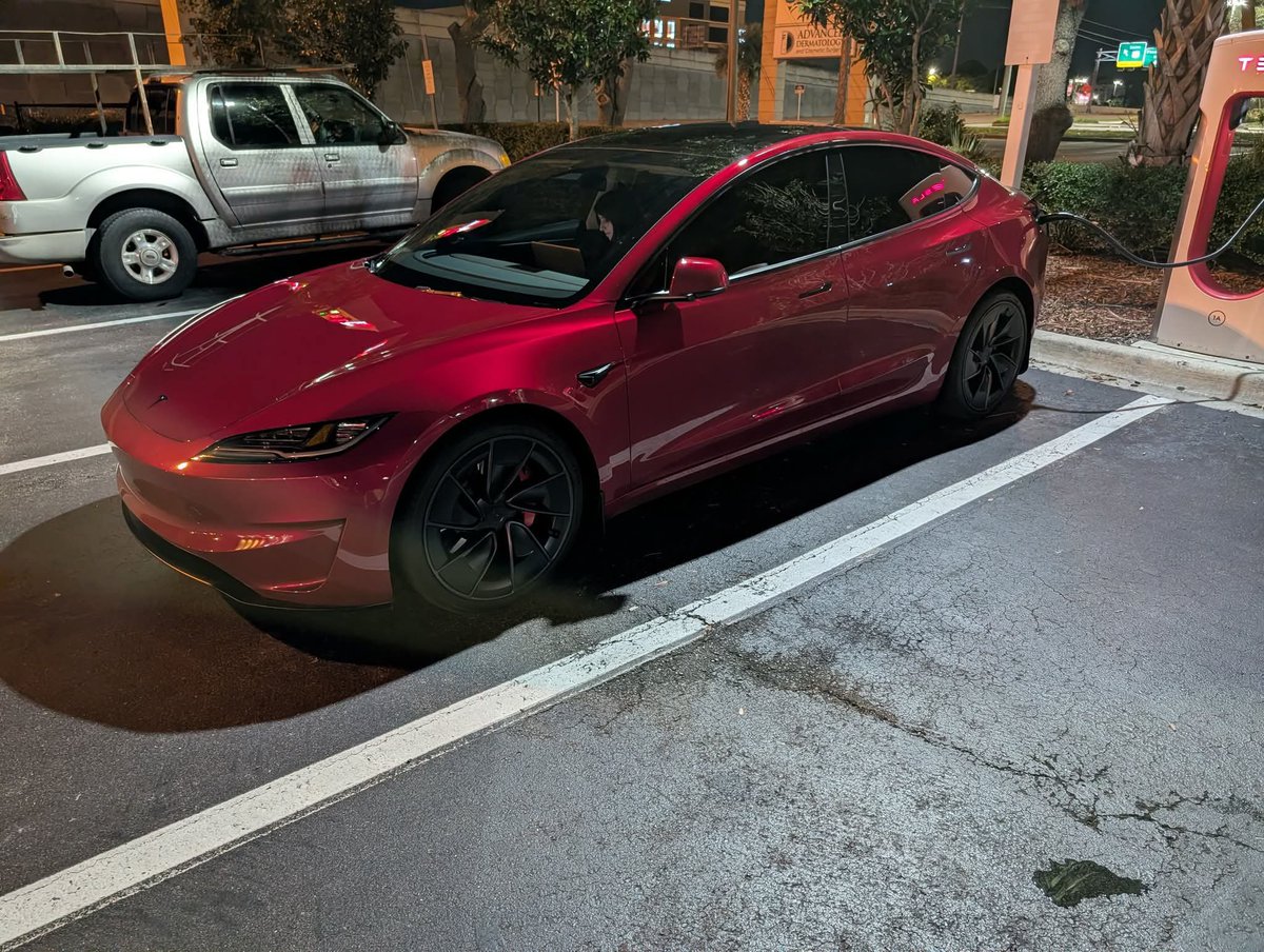 Commuknh8Tesla's tweet photo. I've had the car for a little over a week.
X
Came from a 2020 Mustang GT.
The handling on this thing feels amazing and the instant torque has scared half of my family so far.
Best car I've owned to date.
Via Blair Ga, fb https://t.co/XkasQuab6V