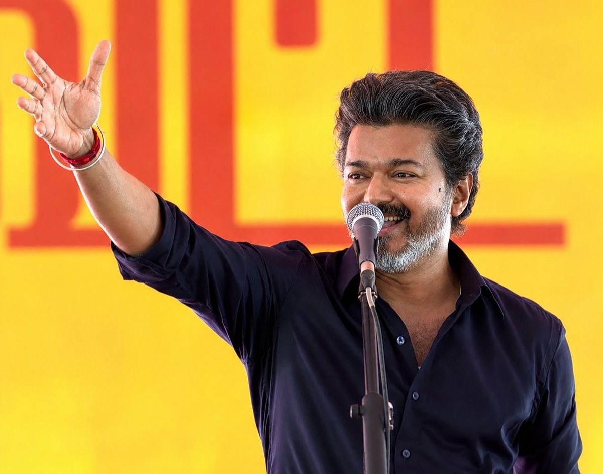 LoyolaMani's tweet photo. “யார் லஞ்சம் கேட்டாலும் கொடுக்க முடியாது என்று சொல்லுங்கள்… நான் உங்கள் கூட இருக்கிறேன்.”

ஒரு மாநிலத்தின் முதல்வர் மக்களுக்கு தரக்கூடிய மிகப் பெரிய சொத்து பணமல்ல… தைரியம்.

“நான் இருக்கிறேன்” என்ற ஒரு வாக்கியம், நேர்மையாக வாழ விரும்பும் ஆயிரக்கணக்கான நடுத்தர குடும்பங்களுக்கு பாதுகாப்பு உணர்வைத் தருகிறது.

மக்களை அதிகாரிகளிடம் தலைகுனியச் சொல்லாமல், தலைநிமிரச் சொல்லும் ஆட்சிதான் நல்லாட்சி.

இந்த நம்பிக்கையை அளித்ததற்காக நடுத்தர வர்க்கம் என்றென்றும் நன்றியுடன் இருக்கும்.

தமிழ்நாடு இந்த ஆட்சியில் நேர்மையிலும், வளர்ச்சியிலும், செழிப்பிலும் முன்னேறட்டும்.

நன்றி முதல்வரே @CMOTamilnadu