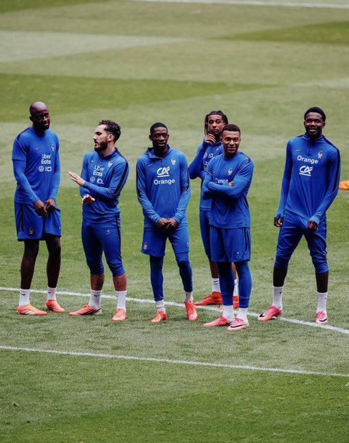 IanSZNian's tweet photo. Another day to remind you France national team is whatever they says they are. Don’t see any team stopping them in this tournament.

Bring your VAR and Referees against them, they will beat every odds.

Fucking France. @LesBluesFr https://t.co/cALtaJGWqK