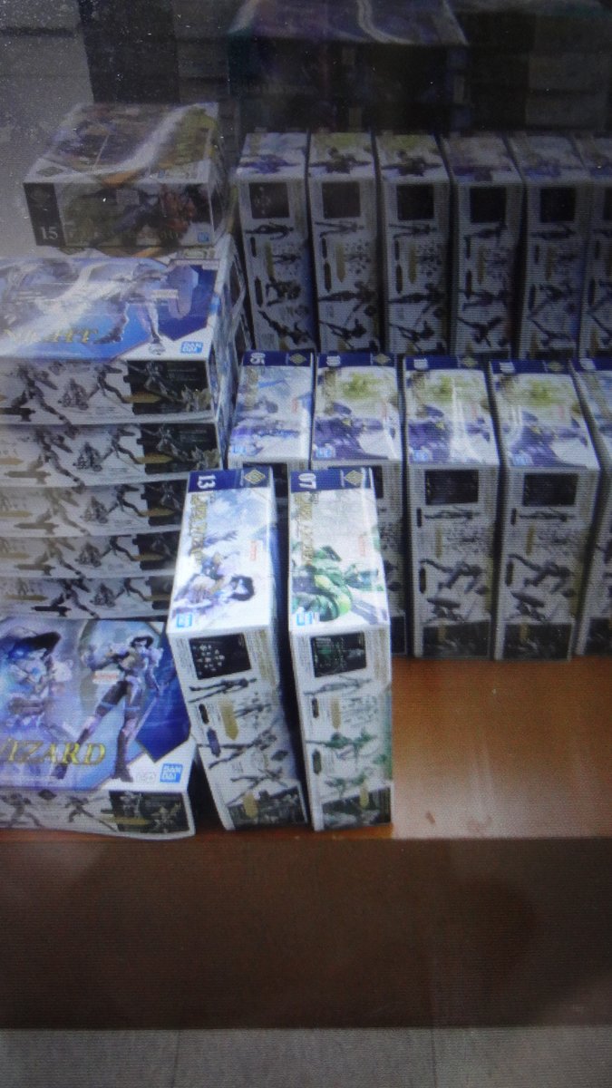 ガンプラが一番売り上げを出してるんだから、30MMは専門店とネットで