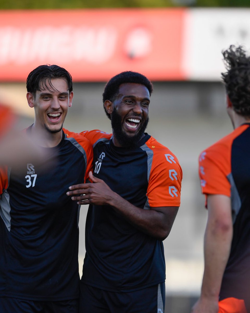 vvkatwijk's tweet photo. De eerste trainingsweek zit erop. Zaterdag 11 juli om 11:00 uur is de eerste krachtmeting tegen Jong Sparta Rotterdam. Kom allemaal kijken! Toegang is gratis https://t.co/HBVMkiOhV2